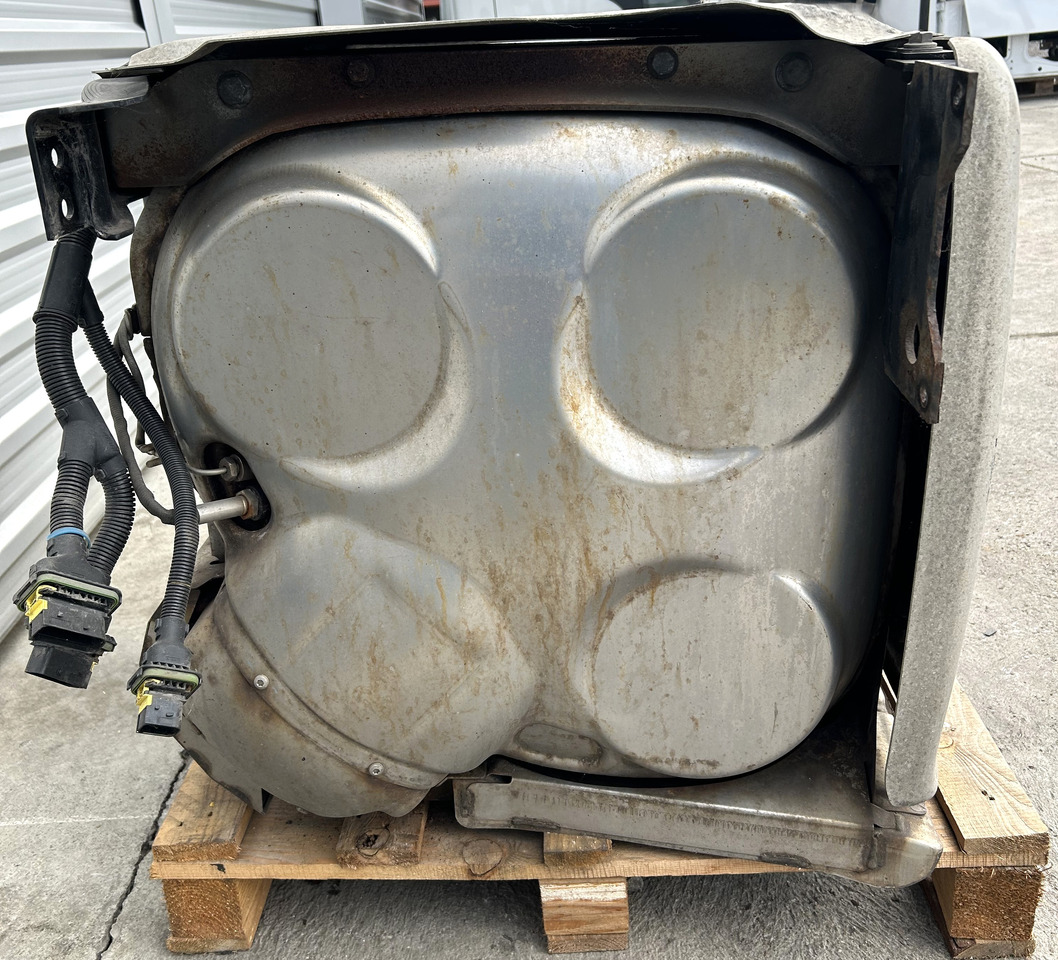 DAF CATALYTIC CONVERTER FOR DAF XF 106 BDF - Conversor catalítico: foto 3 DAF CATALYTIC CONVERTER FOR DAF XF 106 BDF - Conversor catalítico: foto 3
