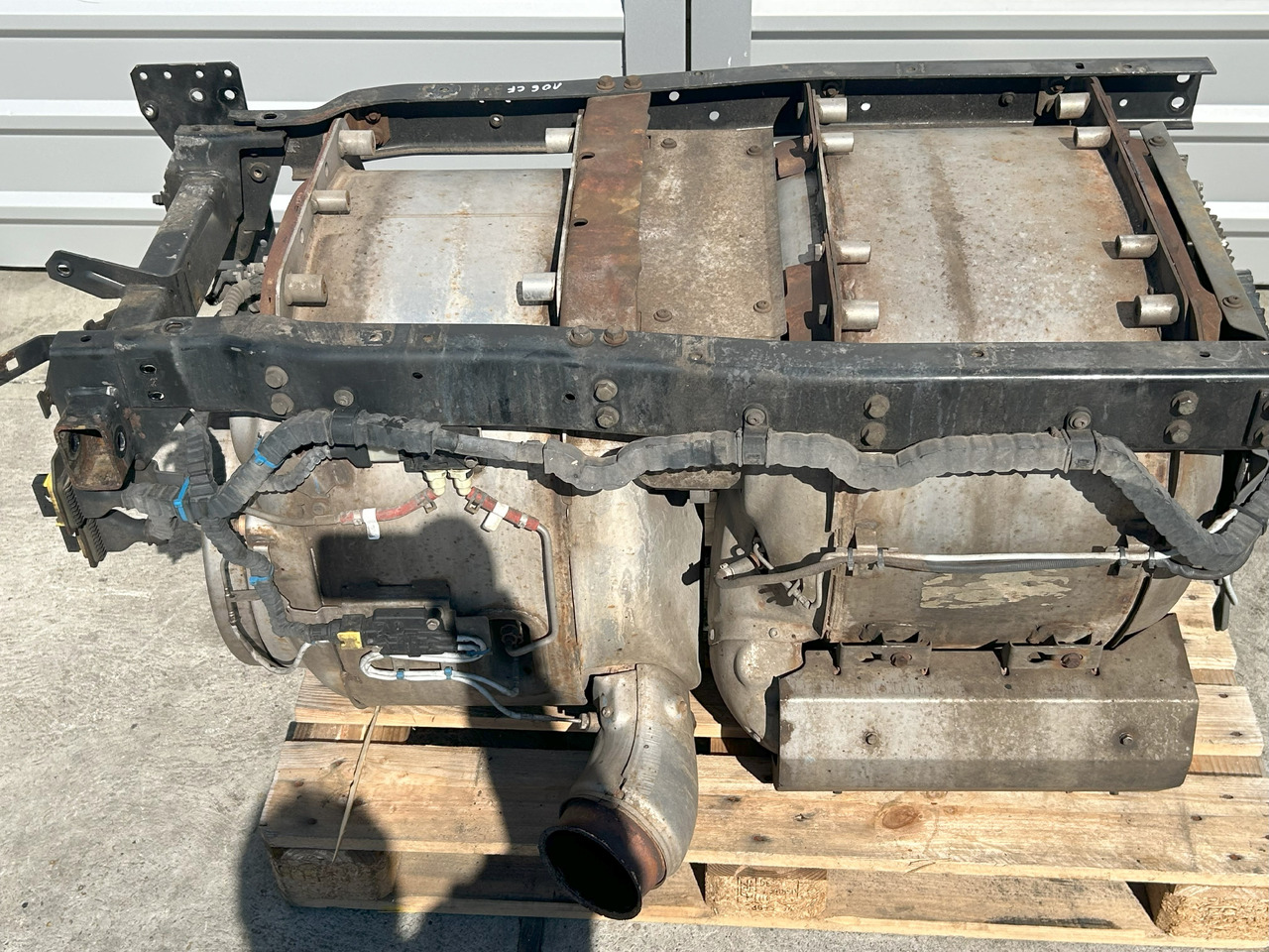 DAF CF EURO 6 COMPLETE CATALYTIC CONVERTER - Conversor catalítico para Camião: foto 4 DAF CF EURO 6 COMPLETE CATALYTIC CONVERTER - Conversor catalítico para Camião: foto 4