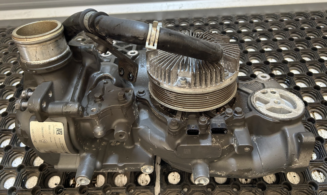 DAF DAF XF 106 480 COOLANT PUMP - Bomba de refrigeração: foto 2 DAF DAF XF 106 480 COOLANT PUMP - Bomba de refrigeração: foto 2