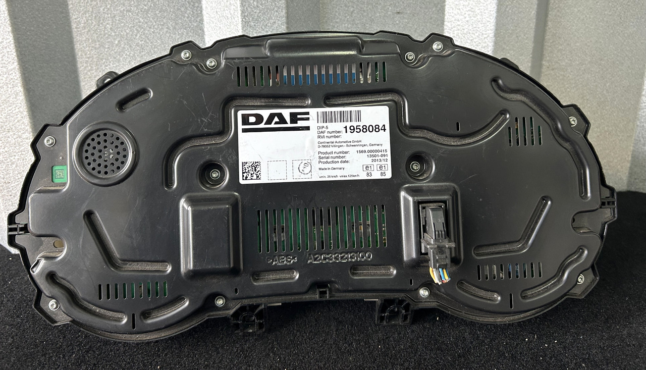 DAF DAF XF 106 CLOCK COUNTER 1958084 - Painel de instrumentos: foto 2 DAF DAF XF 106 CLOCK COUNTER 1958084 - Painel de instrumentos: foto 2