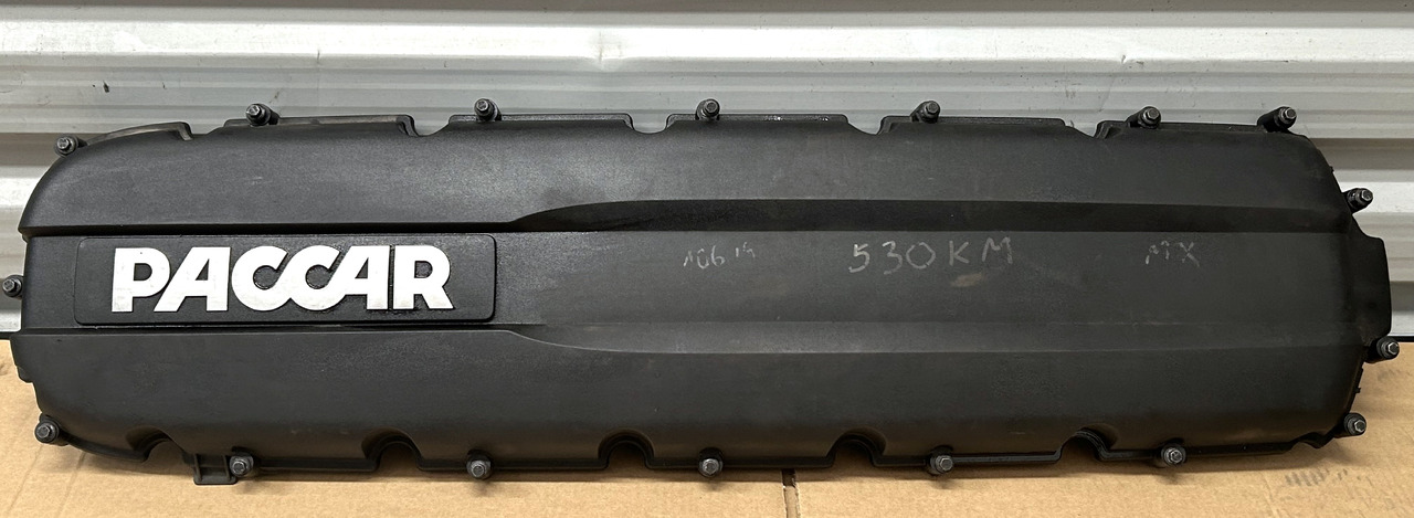 DAF ENGINE VALVE COVER + SPACER FRAME XF 106 - Cabeça do motor: foto 2 DAF ENGINE VALVE COVER + SPACER FRAME XF 106 - Cabeça do motor: foto 2