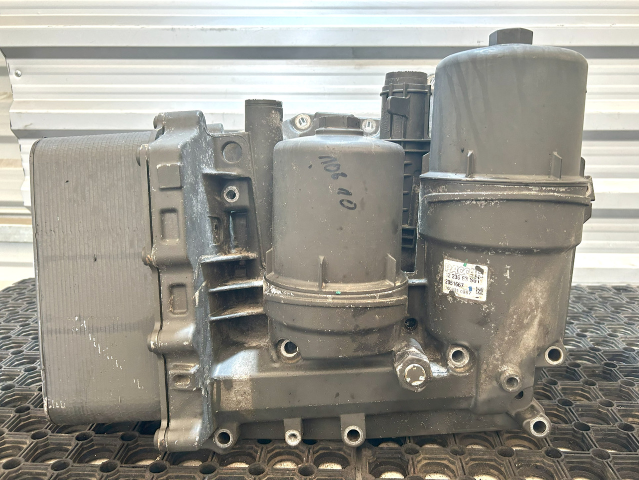 DAF OIL MODULE DAF XF 106 460 - Filtro de óleo: foto 1 DAF OIL MODULE DAF XF 106 460 - Filtro de óleo: foto 1