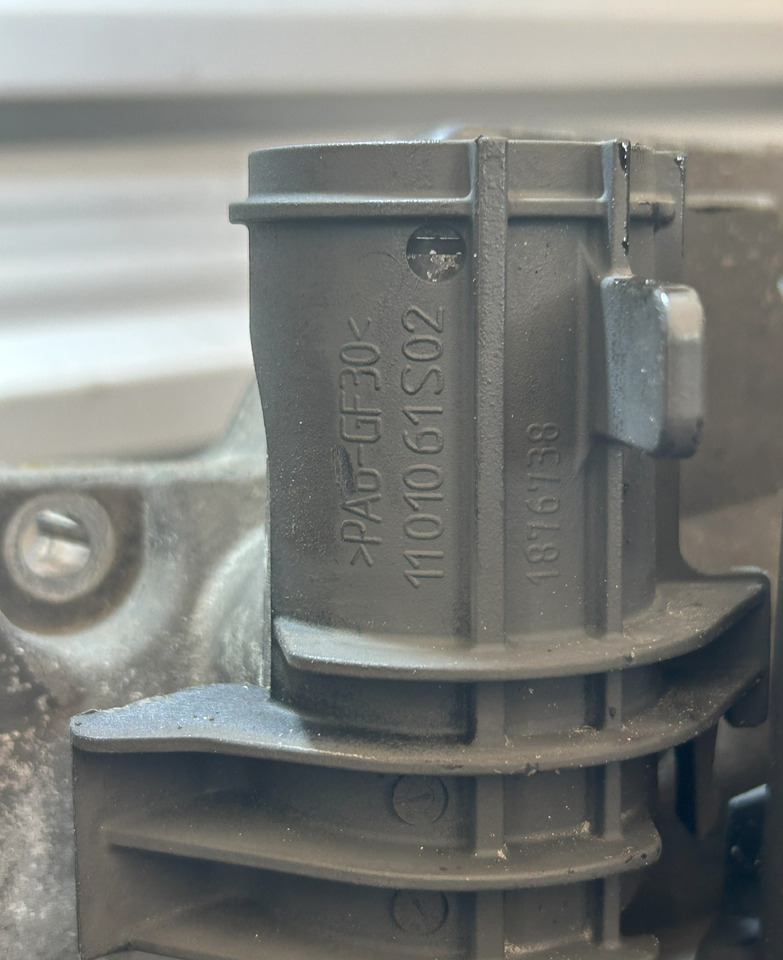 DAF OIL MODULE DAF XF - Filtro de óleo: foto 5 DAF OIL MODULE DAF XF - Filtro de óleo: foto 5