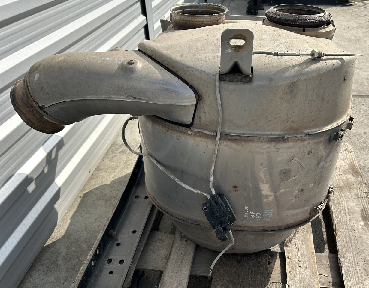 DAF SCR CATALYTIC CONVERTER FOR DAF XF 106 - Conversor catalítico: foto 1 DAF SCR CATALYTIC CONVERTER FOR DAF XF 106 - Conversor catalítico: foto 1