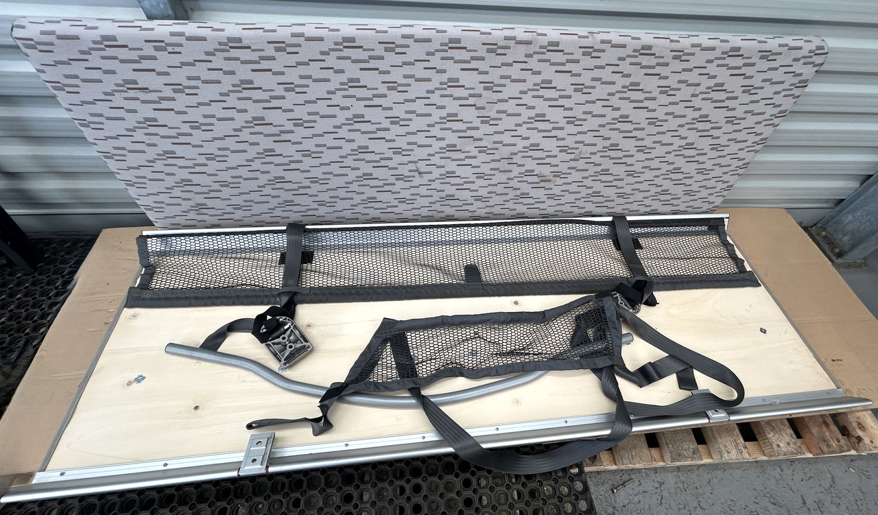 DAF UPPER BED COUCH WITH MATTRESS DAF SUPER SPACE CAB - Peça universal: foto 4 DAF UPPER BED COUCH WITH MATTRESS DAF SUPER SPACE CAB - Peça universal: foto 4
