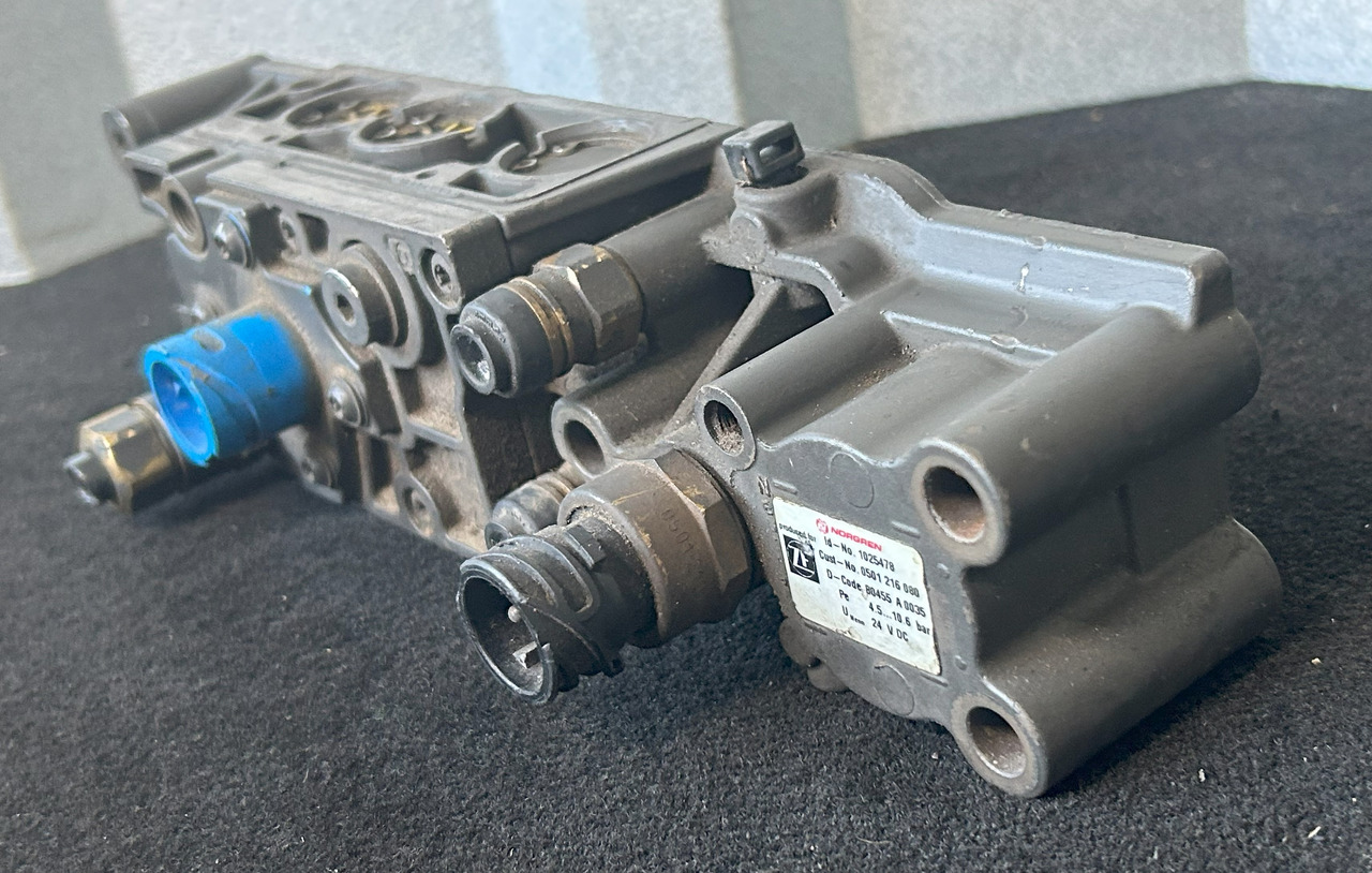 DAF XF 105 MECHATRONIC VALVE - Caixas de velocidade e peças: foto 4 DAF XF 105 MECHATRONIC VALVE - Caixas de velocidade e peças: foto 4