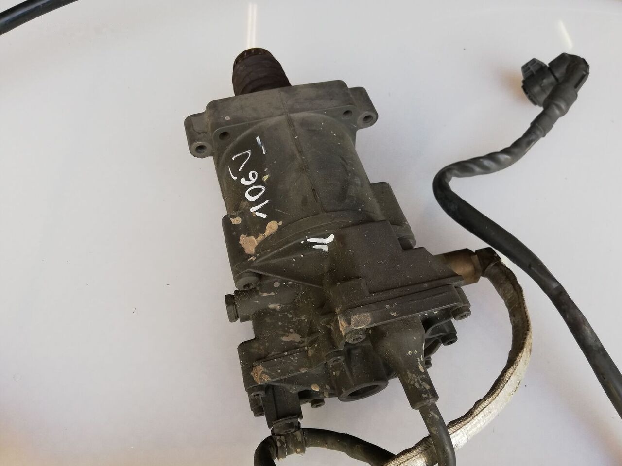 DAF XF 106 0501219051 DAF XF 106 truck - Cilindro de embreagem para Camião: foto 4 DAF XF 106 0501219051 DAF XF 106 truck - Cilindro de embreagem para Camião: foto 4