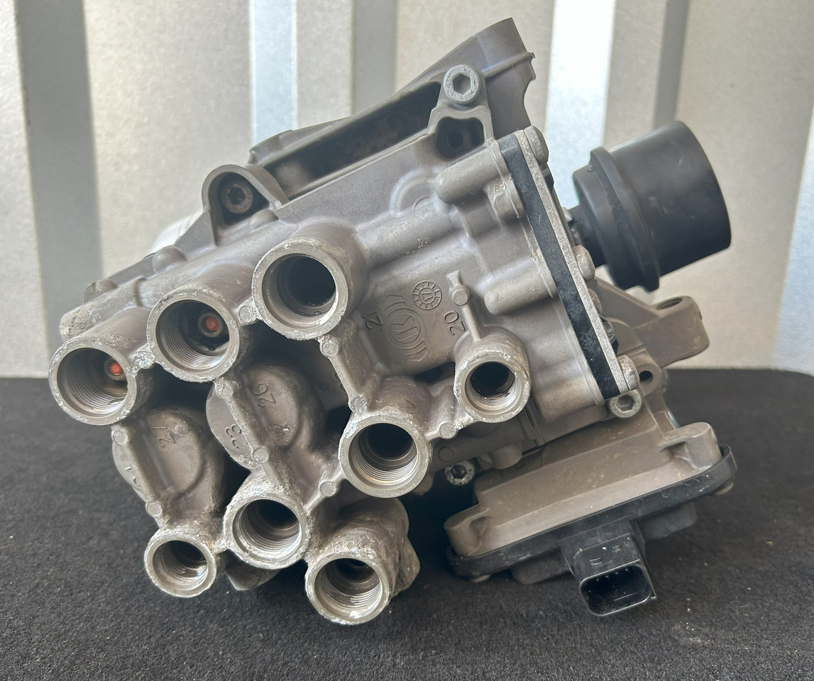 DAF XF 106 480 APU KIT ZEL2100 2027747 ( ELA1000 + AE6000) - Válvula de freio: foto 4 DAF XF 106 480 APU KIT ZEL2100 2027747 ( ELA1000 + AE6000) - Válvula de freio: foto 4