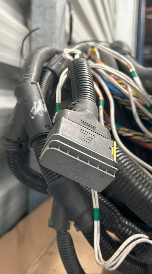 DAF XF 106 CHASSIS MAIN ELECTRICAL HARNESS - Cables/ Wire harness: foto 5 DAF XF 106 CHASSIS MAIN ELECTRICAL HARNESS - Cables/ Wire harness: foto 5