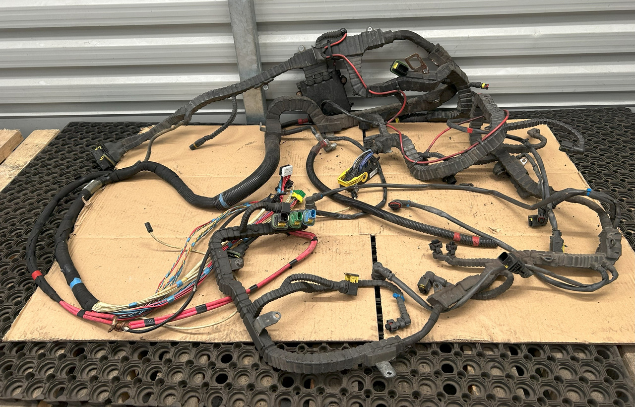 DAF XF 106 J3C ENGINE WIRING HARNESS - Cables/ Wire harness: foto 1 DAF XF 106 J3C ENGINE WIRING HARNESS - Cables/ Wire harness: foto 1