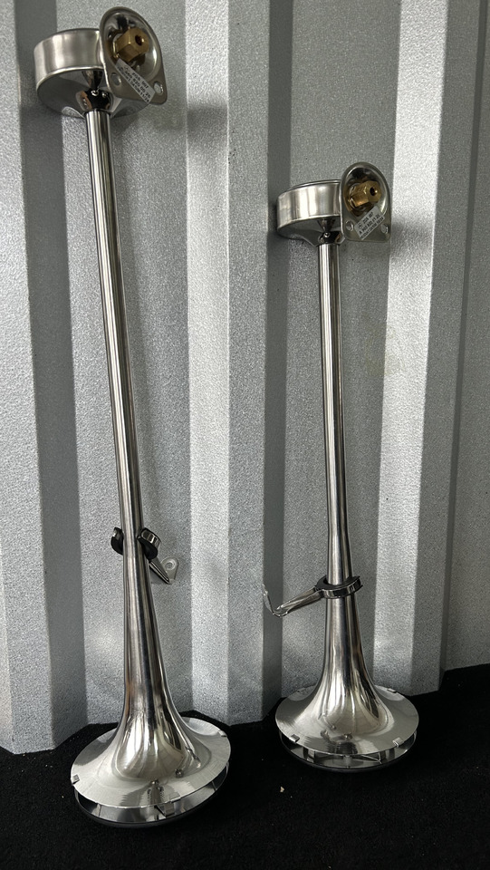 FIAMM 2 TRUMPETS, SHORT + LONG + ASSEMBLY KIT FIAMM, ORIGINAL FOR MERCEDES ACTROS MP5 - Peça universal: foto 5 FIAMM 2 TRUMPETS, SHORT + LONG + ASSEMBLY KIT FIAMM, ORIGINAL FOR MERCEDES ACTROS MP5 - Peça universal: foto 5
