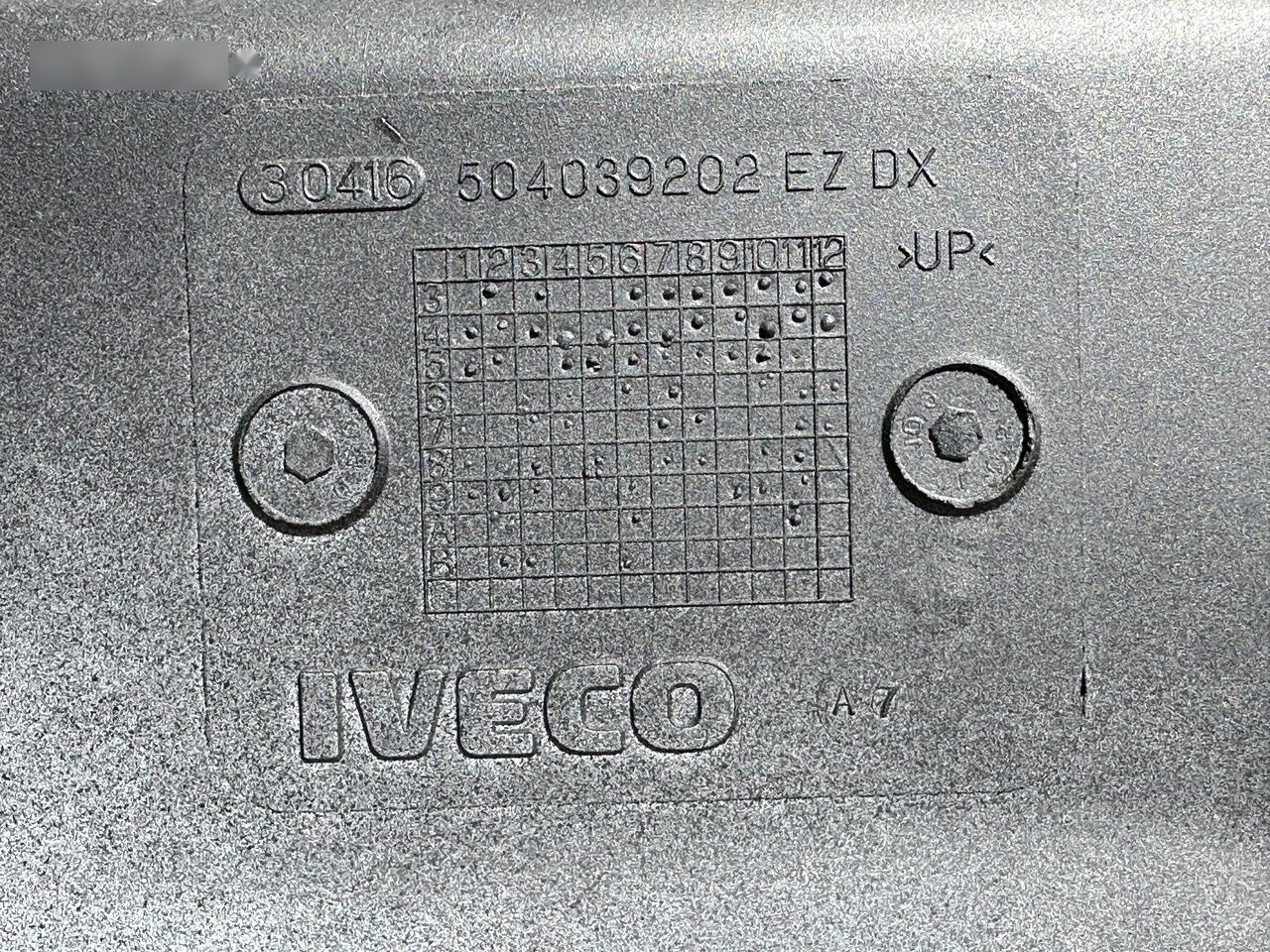 IVECO EUROCARGO 504039202 - Estribo para Camião: foto 3 IVECO EUROCARGO 504039202 - Estribo para Camião: foto 3