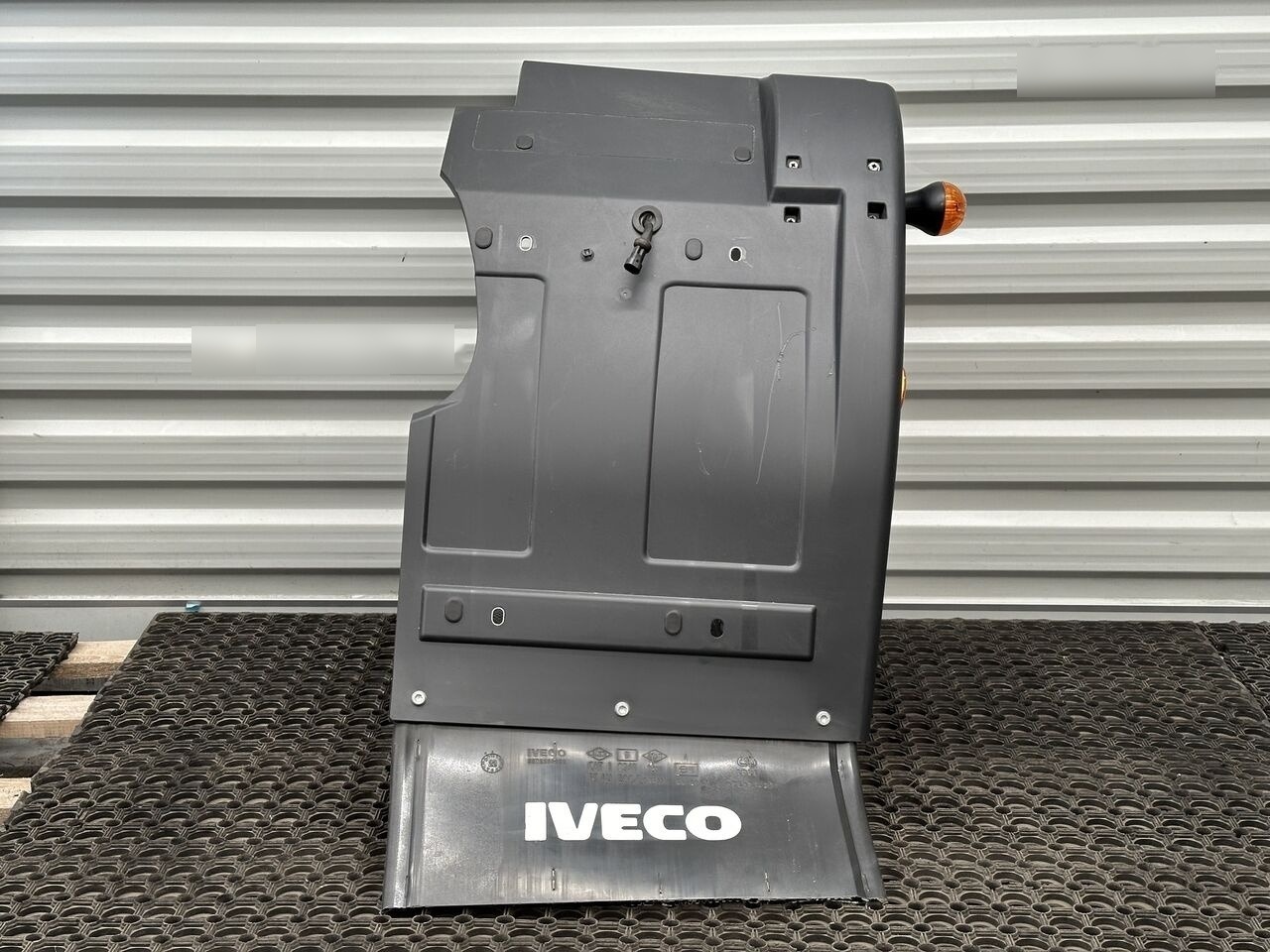 IVECO EUROCARGO 5801551254 IVECO 5801551254 R - Para-lama para Camião: foto 1 IVECO EUROCARGO 5801551254 IVECO 5801551254 R - Para-lama para Camião: foto 1