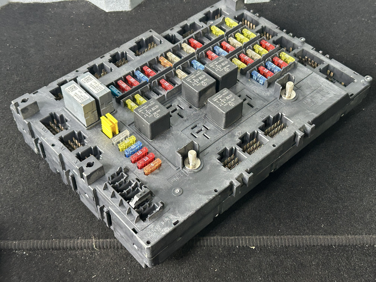 MERCEDES ACTROS MP4 A FUSE MODULE SAM - Fusível: foto 3 MERCEDES ACTROS MP4 A FUSE MODULE SAM - Fusível: foto 3