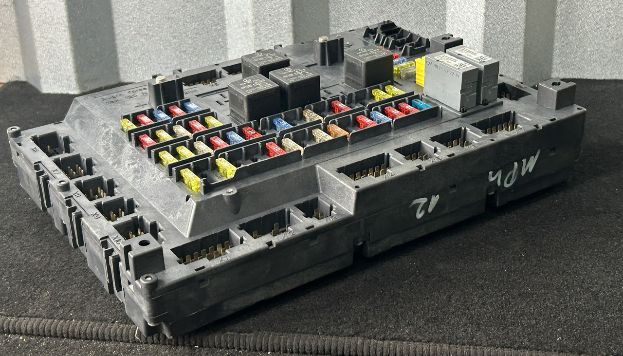 MERCEDES ACTROS MP4 A FUSE MODULE SAM - Fusível: foto 4 MERCEDES ACTROS MP4 A FUSE MODULE SAM - Fusível: foto 4