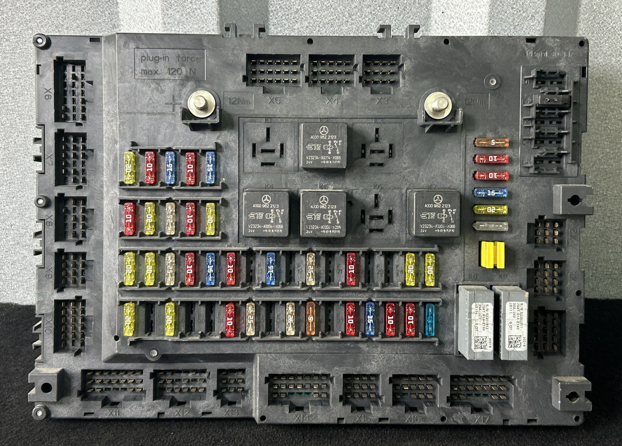 MERCEDES ACTROS MP4 A FUSE MODULE SAM - Fusível: foto 1 MERCEDES ACTROS MP4 A FUSE MODULE SAM - Fusível: foto 1