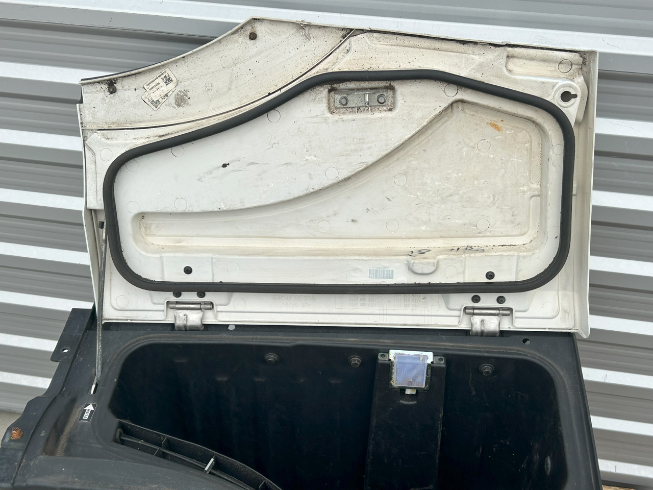 Peça universal MERCEDES ACTROS MP4 STORAGE COMPARTMENT EXTENSION OF THE STEPS LEFT [ Copy ]: foto 9