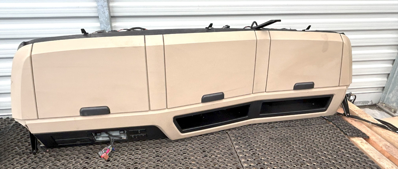 MERCEDES-BENZ UPPER COCKPIT STORAGE COMPARTMENTS SHELVES SHELF STORAGE COMPARTMENT GIGA SPACE CAB - Cabine e interior: foto 1 MERCEDES-BENZ UPPER COCKPIT STORAGE COMPARTMENTS SHELVES SHELF STORAGE COMPARTMENT GIGA SPACE CAB - Cabine e interior: foto 1