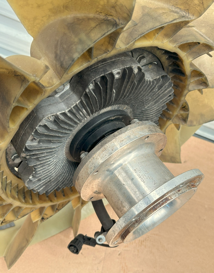 MERCEDES-BENZ VISCOT CLUTCH + FAN ACTROS MP4 - Ventilador para Camião: foto 4 MERCEDES-BENZ VISCOT CLUTCH + FAN ACTROS MP4 - Ventilador para Camião: foto 4