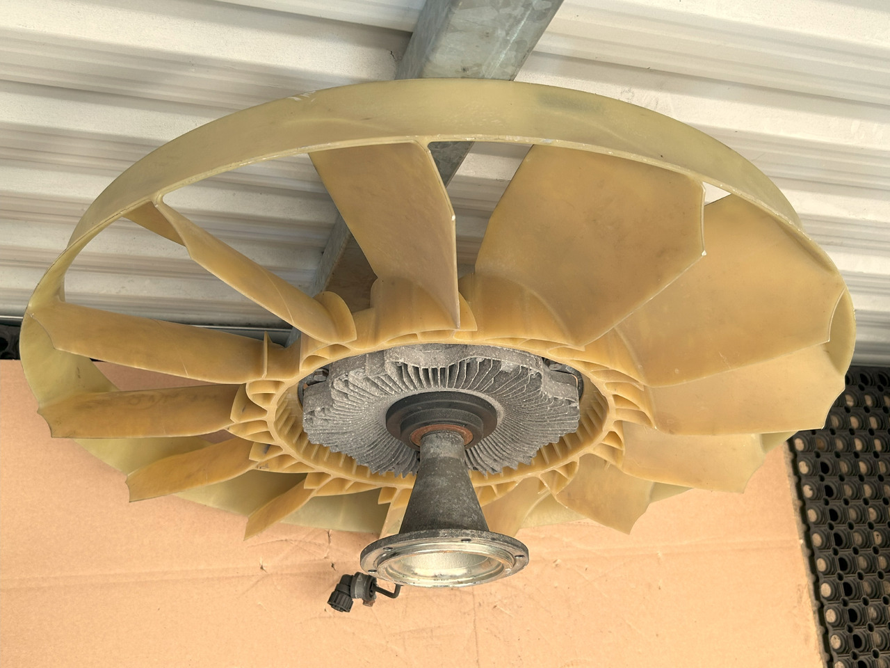 MERCEDES-BENZ VISCOT CLUTCH + FAN ACTROS MP4 - Ventilador: foto 3 MERCEDES-BENZ VISCOT CLUTCH + FAN ACTROS MP4 - Ventilador: foto 3