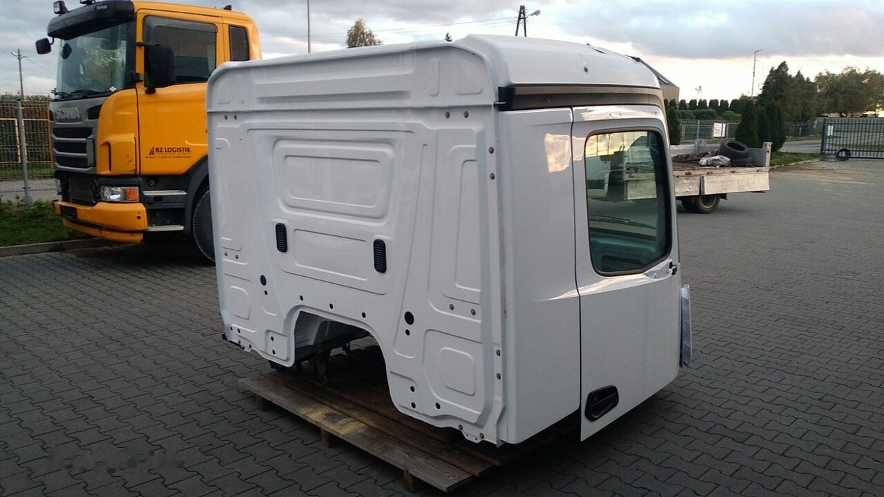 Mercedes-Benz Arocs 8x8 8x6 4x4 6x6 6x4 M Classic Space 320mm Mercedes-Benz AROCS Arocs 8x8 8x6 4x4 6x6 6x4 M Classic Space 320mm truck - Cabine para Camião: foto 4 Mercedes-Benz Arocs 8x8 8x6 4x4 6x6 6x4 M Classic Space 320mm Mercedes-Benz AROCS Arocs 8x8 8x6 4x4 6x6 6x4 M Classic Space 320mm truck - Cabine para Camião: foto 4