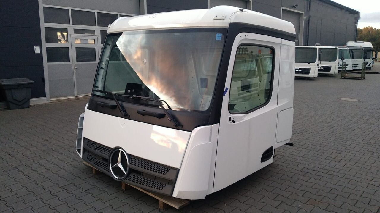 Mercedes-Benz Arocs 8x8 8x6 4x4 6x6 6x4 M Classic Space 320mm Mercedes-Benz AROCS Arocs 8x8 8x6 4x4 6x6 6x4 M Classic Space 320mm truck - Cabine para Camião: foto 2 Mercedes-Benz Arocs 8x8 8x6 4x4 6x6 6x4 M Classic Space 320mm Mercedes-Benz AROCS Arocs 8x8 8x6 4x4 6x6 6x4 M Classic Space 320mm truck - Cabine para Camião: foto 2