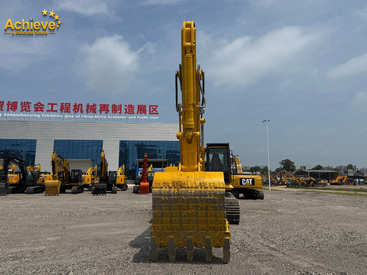 Komatsu hydraulic excavator PC300-8M0 187 /1950KW/rpm 1.4-2.0m³ 32000kg Remanufactured【ACHIEVE】 TOP CONDITION!!! - Escavadora de rastos: foto 4 Komatsu hydraulic excavator PC300-8M0 187 /1950KW/rpm 1.4-2.0m³ 32000kg Remanufactured【ACHIEVE】 TOP CONDITION!!! - Escavadora de rastos: foto 4