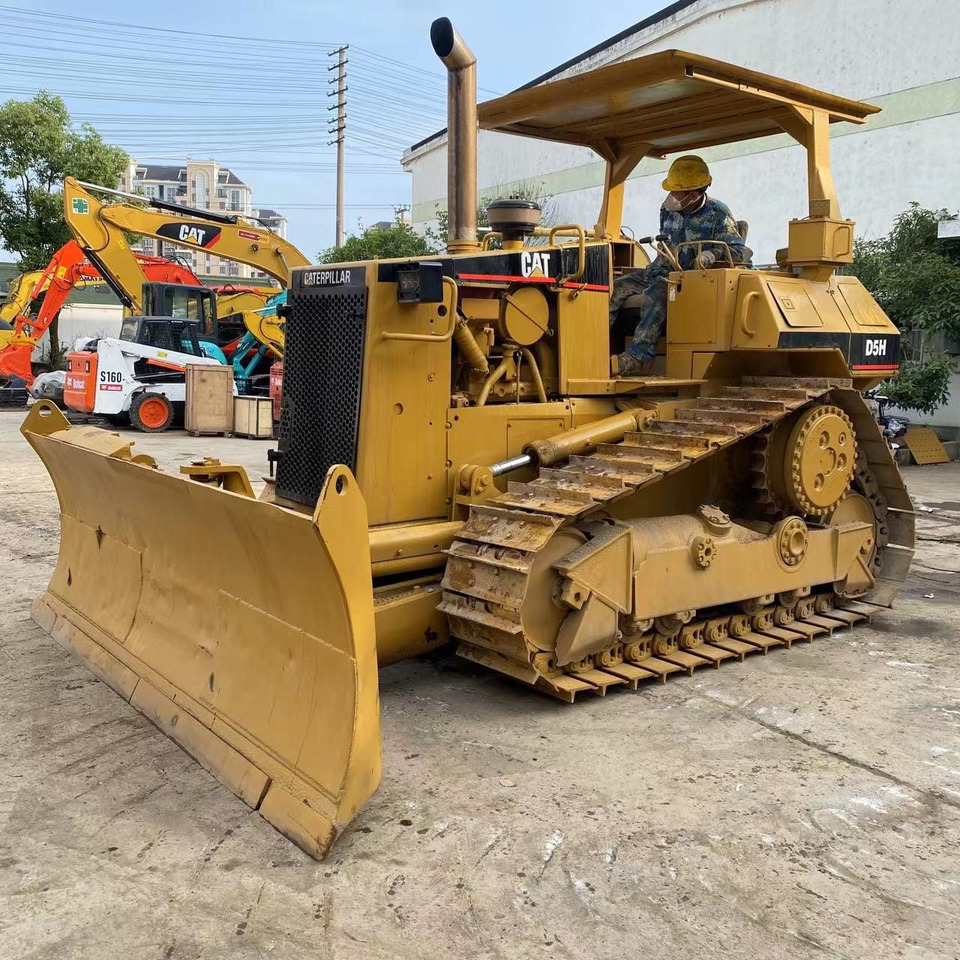 Caterpillar Bulldozer CAT D5H, D5K Cheap Japan Origin Bulldozer - Buldôzer: foto 1 Caterpillar Bulldozer CAT D5H, D5K Cheap Japan Origin Bulldozer - Buldôzer: foto 1