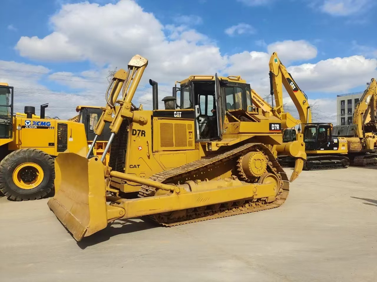 Caterpillar Secondhand Bulldozer CAT D7R Japan Origin Tracked Tractor - Buldôzer: foto 5 Caterpillar Secondhand Bulldozer CAT D7R Japan Origin Tracked Tractor - Buldôzer: foto 5