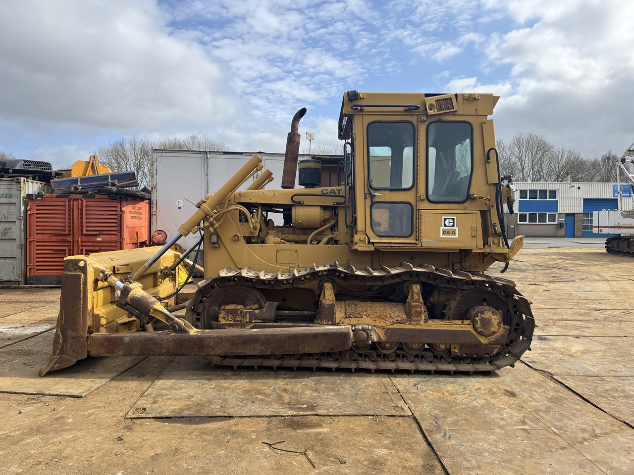 Caterpillar Used Bulldozer CAT D6D Good Price Tracked Tractor - Buldôzer: foto 1 Caterpillar Used Bulldozer CAT D6D Good Price Tracked Tractor - Buldôzer: foto 1