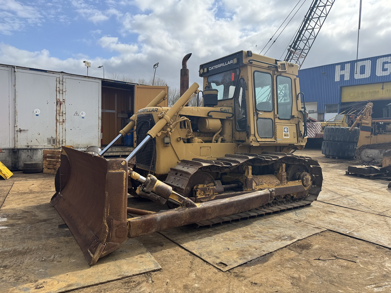 Caterpillar Used Bulldozer CAT D6D Good Price Tracked Tractor - Buldôzer: foto 4 Caterpillar Used Bulldozer CAT D6D Good Price Tracked Tractor - Buldôzer: foto 4