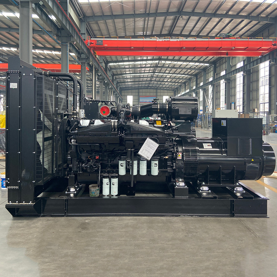 Cummins 600KVA, 700KVA, 800KVA, 1000KVA, 1200KVA Diesel Generator Set Three Phase Power - Gerador elétrico: foto 2 Cummins 600KVA, 700KVA, 800KVA, 1000KVA, 1200KVA Diesel Generator Set Three Phase Power - Gerador elétrico: foto 2