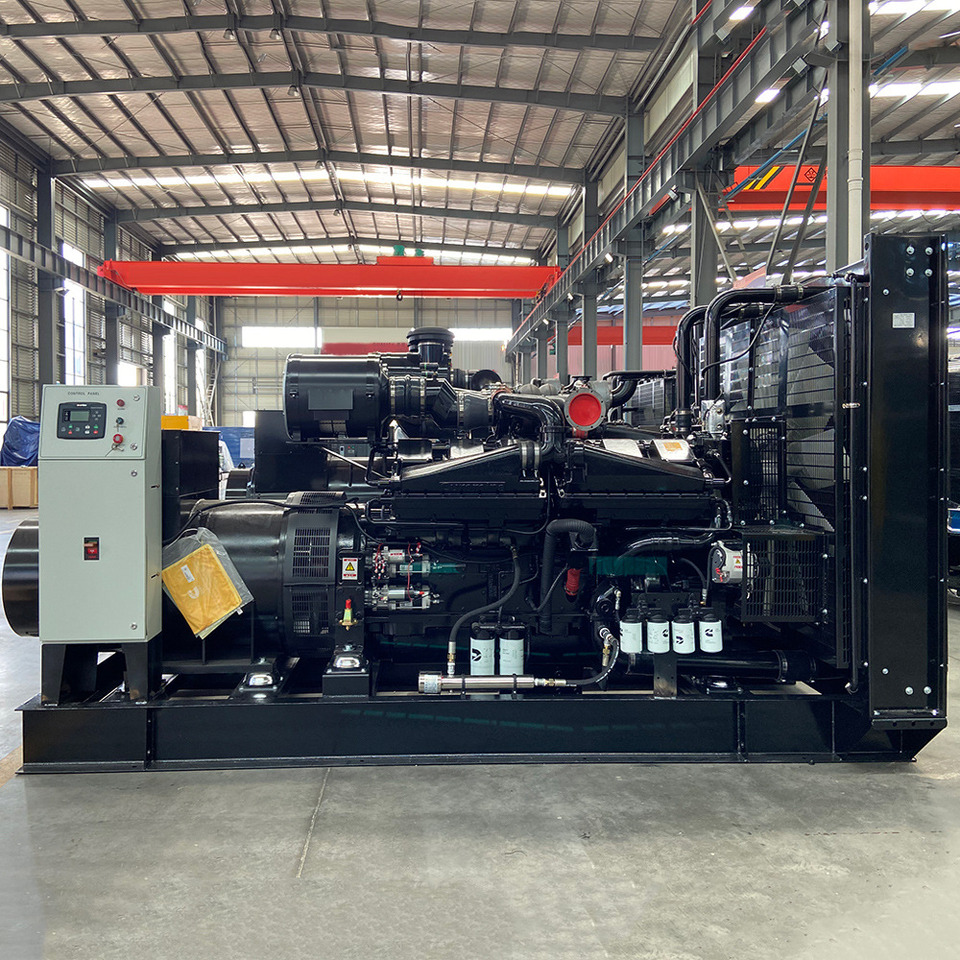Cummins 600KVA, 700KVA, 800KVA, 1000KVA, 1200KVA Diesel Generator Set Three Phase Power - Gerador elétrico: foto 3 Cummins 600KVA, 700KVA, 800KVA, 1000KVA, 1200KVA Diesel Generator Set Three Phase Power - Gerador elétrico: foto 3