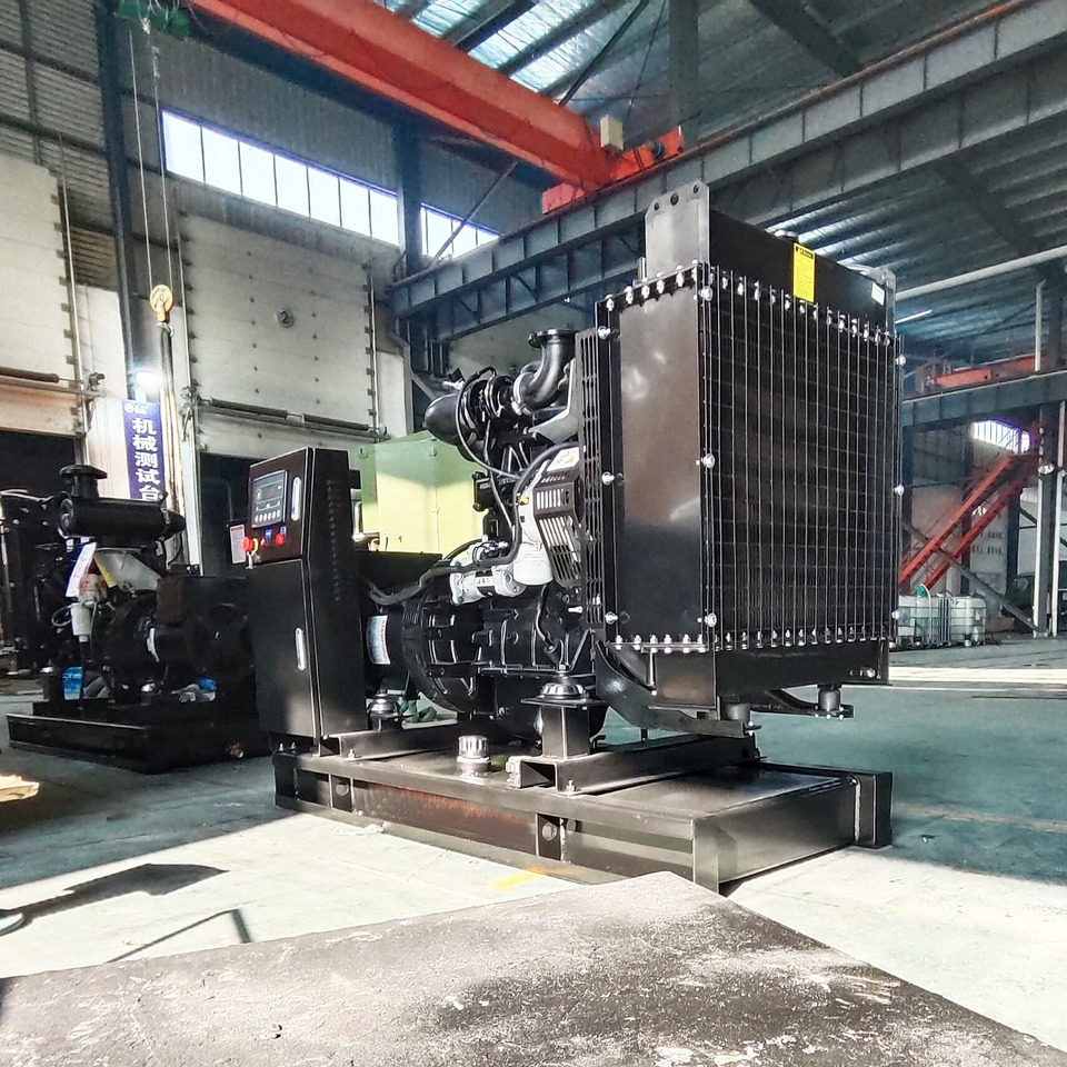 Cummins Generator Set 200KVA, 300KVA, 400KVA, 500KVA Silent Type Geneset - Gerador elétrico: foto 4 Cummins Generator Set 200KVA, 300KVA, 400KVA, 500KVA Silent Type Geneset - Gerador elétrico: foto 4