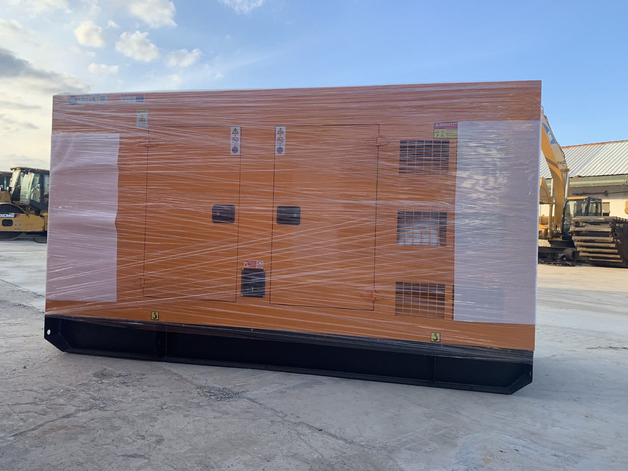 Cummins Generator Set 90KW Three Phase Power 50HZ - Gerador elétrico: foto 1 Cummins Generator Set 90KW Three Phase Power 50HZ - Gerador elétrico: foto 1