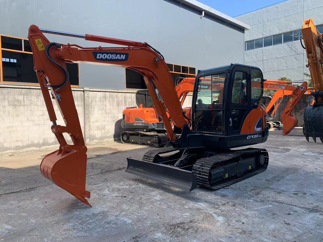 DOOSAN Mini Excavator Doosan DX60, DX55 - Escavadora de rastos: foto 4 DOOSAN Mini Excavator Doosan DX60, DX55 - Escavadora de rastos: foto 4