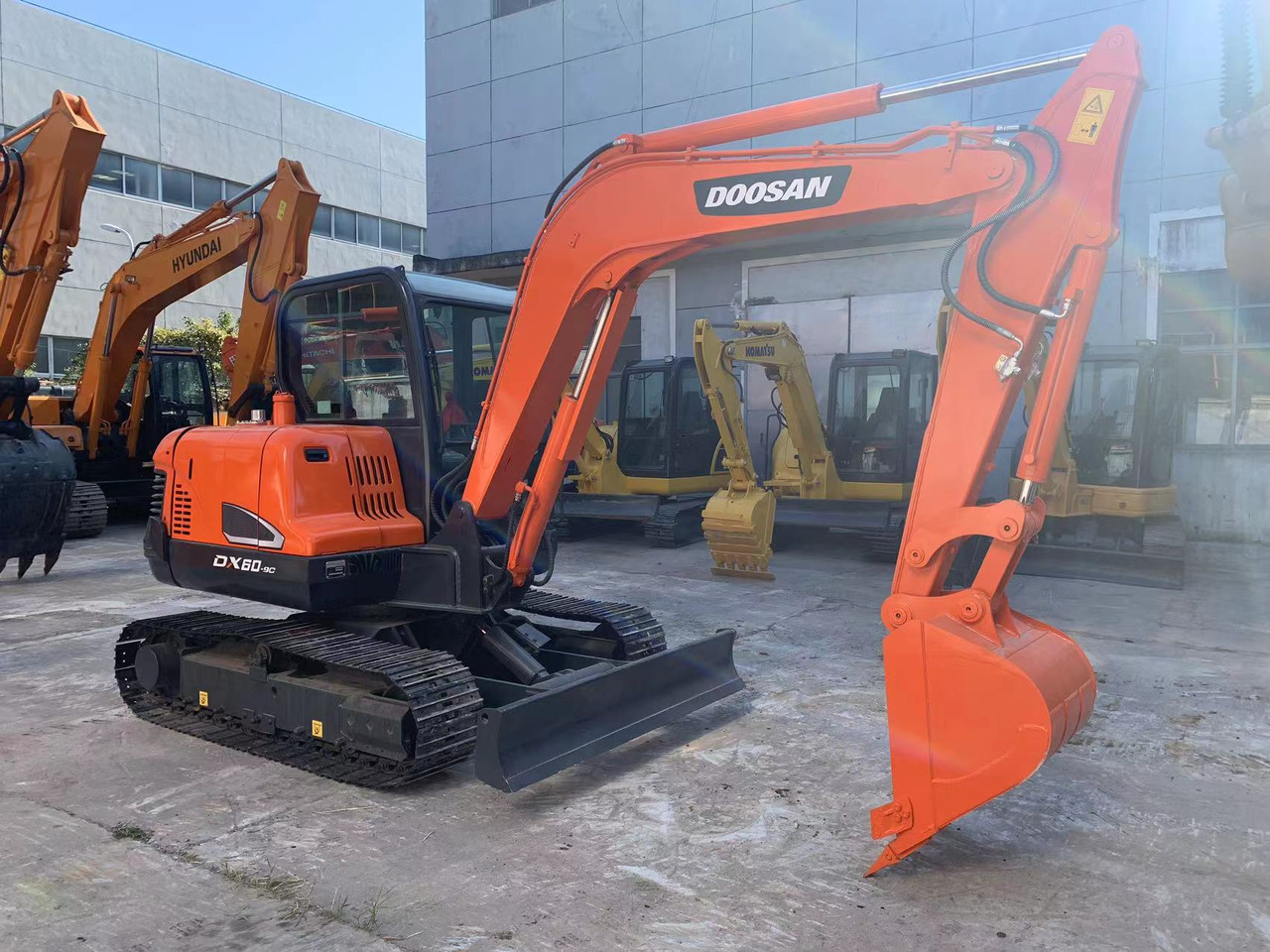 DOOSAN Mini Excavator Doosan DX60, DX55 - Escavadora de rastos: foto 3 DOOSAN Mini Excavator Doosan DX60, DX55 - Escavadora de rastos: foto 3