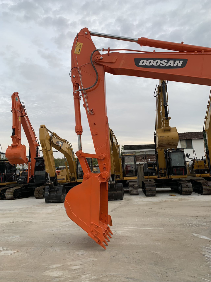 Doosan DX300 Heavy Mining Excavator Secondhand 30 ton Excavator - Escavadora de rastos: foto 5 Doosan DX300 Heavy Mining Excavator Secondhand 30 ton Excavator - Escavadora de rastos: foto 5