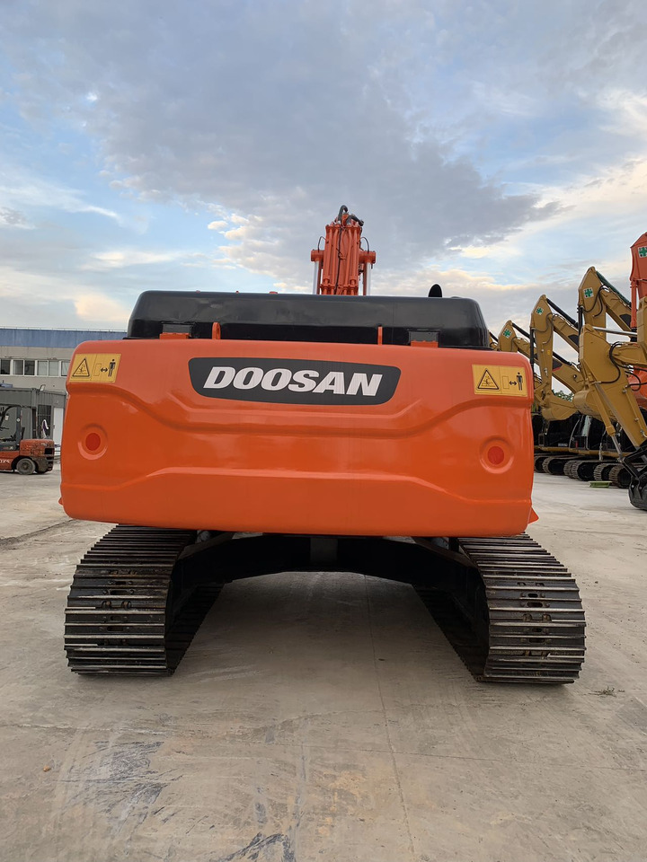 Doosan DX300 Heavy Mining Excavator Secondhand 30 ton Excavator - Escavadora de rastos: foto 4 Doosan DX300 Heavy Mining Excavator Secondhand 30 ton Excavator - Escavadora de rastos: foto 4