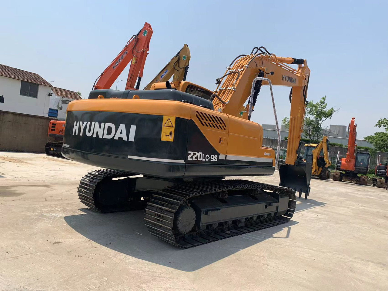 Hyundai 22 ton Excavator 220LC-9S Good Condition Construction Machine - Escavadora de rastos: foto 4 Hyundai 22 ton Excavator 220LC-9S Good Condition Construction Machine - Escavadora de rastos: foto 4