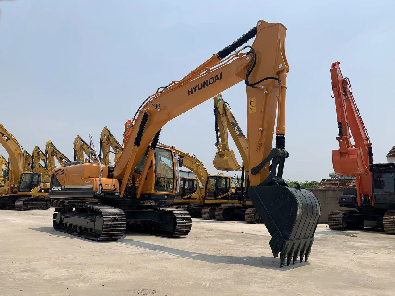 Hyundai 22 ton Excavator 220LC-9S Good Condition Construction Machine - Escavadora de rastos: foto 2 Hyundai 22 ton Excavator 220LC-9S Good Condition Construction Machine - Escavadora de rastos: foto 2