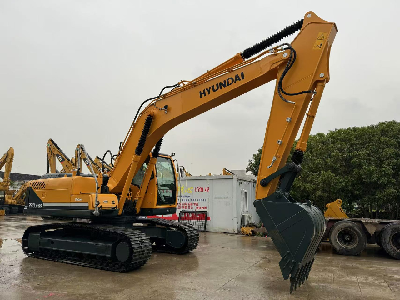 Hyundai 220LC-9S Good Price Used Korea Excavator - Escavadora de rastos: foto 2 Hyundai 220LC-9S Good Price Used Korea Excavator - Escavadora de rastos: foto 2