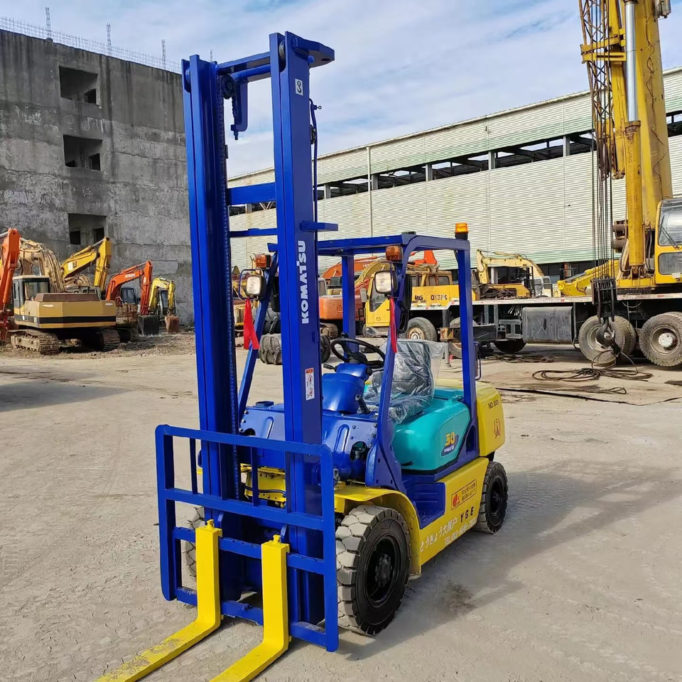 Komatsu 3 ton Diesel Forklift FD30 with Double High Mast - Empilhador a diesel: foto 3 Komatsu 3 ton Diesel Forklift FD30 with Double High Mast - Empilhador a diesel: foto 3