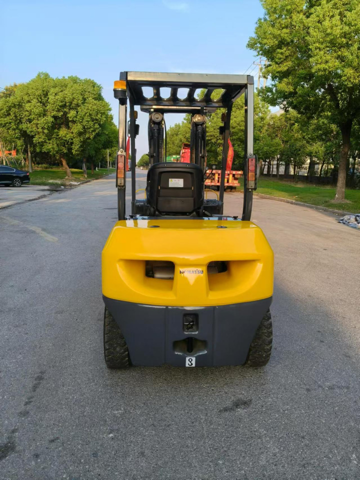 Komatsu Forklift 3 ton Capacity FD30-15, FD30-16, FD30-17 - Empilhador a diesel: foto 5 Komatsu Forklift 3 ton Capacity FD30-15, FD30-16, FD30-17 - Empilhador a diesel: foto 5