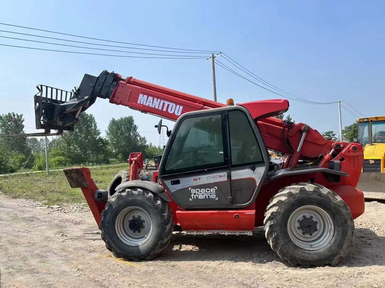 MANITOU MT-X1740 Telescopic Forklift 17m Boom Length - Empilhador telescópico: foto 1 MANITOU MT-X1740 Telescopic Forklift 17m Boom Length - Empilhador telescópico: foto 1