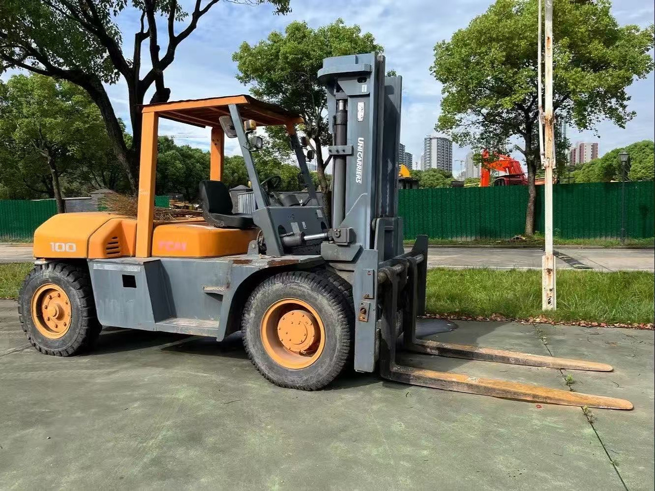 TCM FD100 Forklift Original Color 10 ton Forklift Truck - Empilhador a diesel: foto 1 TCM FD100 Forklift Original Color 10 ton Forklift Truck - Empilhador a diesel: foto 1