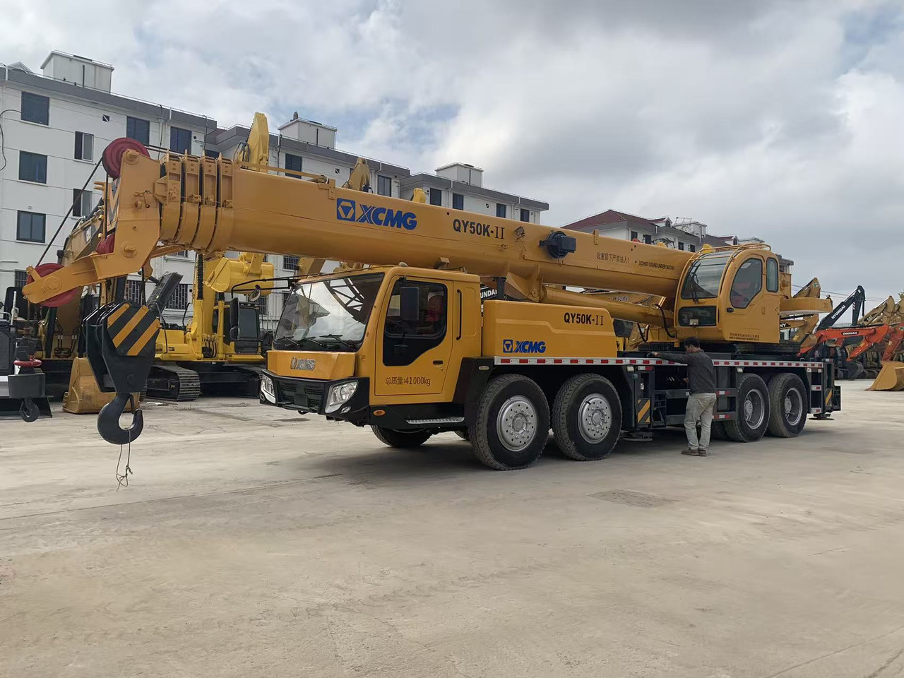 XCMG Truck Crane QY50K, QY65K, QY70K Good Price on Sale - Grua móvel: foto 2 XCMG Truck Crane QY50K, QY65K, QY70K Good Price on Sale - Grua móvel: foto 2