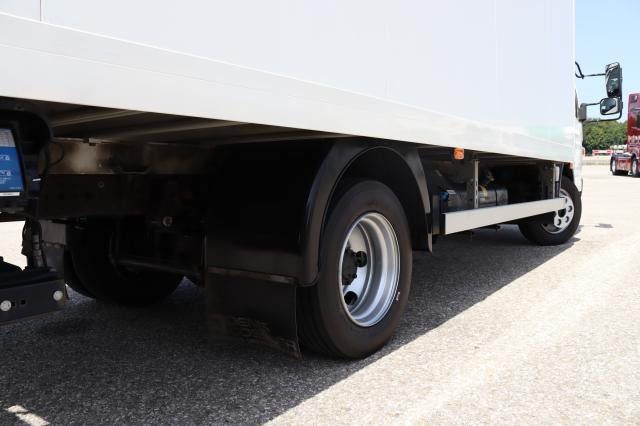 FUSO Canter 7C18 AMT - Carrinha de contentor: foto 4 FUSO Canter 7C18 AMT - Carrinha de contentor: foto 4