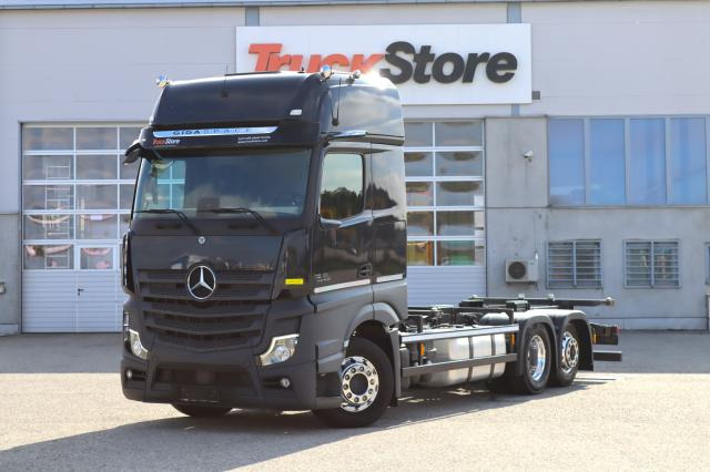 Mercedes-Benz Actros 2553 L - Camião transportador de contêineres/ Caixa móvel: foto 1 Mercedes-Benz Actros 2553 L - Camião transportador de contêineres/ Caixa móvel: foto 1