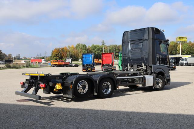 Mercedes-Benz Actros 2553 L - Camião transportador de contêineres/ Caixa móvel: foto 3 Mercedes-Benz Actros 2553 L - Camião transportador de contêineres/ Caixa móvel: foto 3